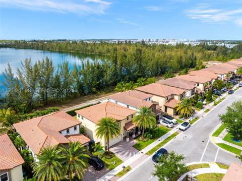 9890 NW 86th Ter, Doral FL - photo 10 of 71