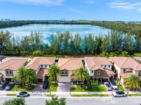 9890 NW 86th Ter, Doral FL - photo 11 of 71