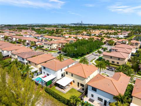 9890 NW 86th Ter, Doral FL - photo 7 of 71