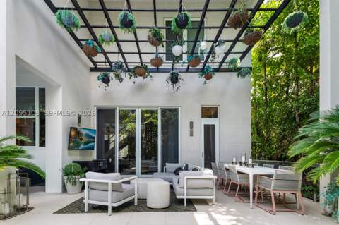 737 W 49th St, Miami Beach FL - photo 10 of 38
