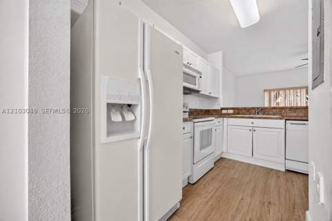 1650 NE 33rd Rd 112-10, Homestead FL - photo 6 of 38