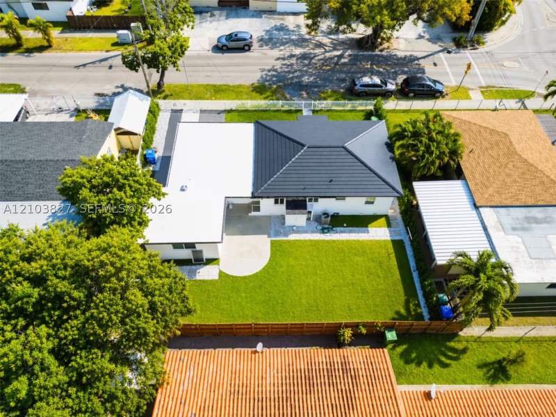 3 bedroom SingleFamilyResidence at 1530 SW 24th Ave, Grapeland, Miami — photo 2
