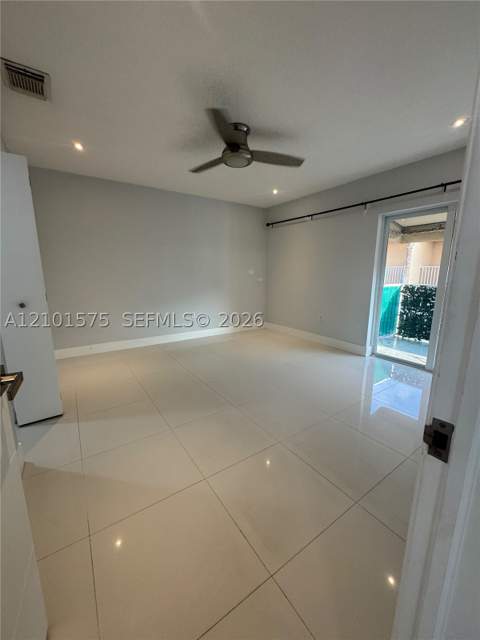 7817 W 36th Ave 204, Hialeah FL - photo 10 of 26