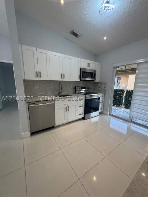 7817 W 36th Ave 204, Hialeah FL - photo 22 of 26
