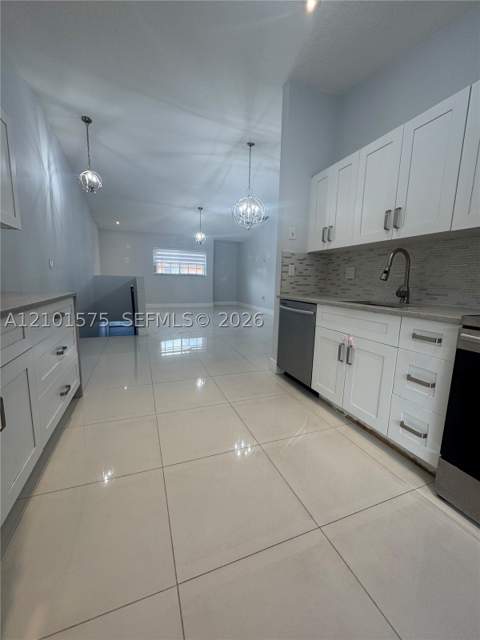 7817 W 36th Ave 204, Hialeah FL - photo 24 of 26
