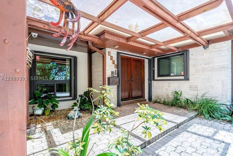 5 bedroom SingleFamilyResidence at 8115 SW 92nd Ct, Cypress Cove Ests Sec 3, Miami — photo 3