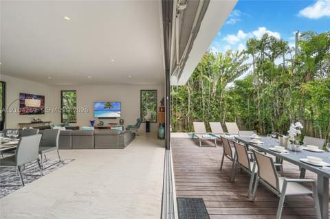 7501 Coquina Dr, North Bay Village FL - photo 16 of 49