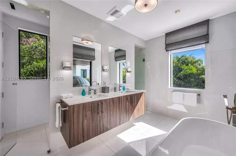 7501 Coquina Dr, North Bay Village FL - photo 22 of 49