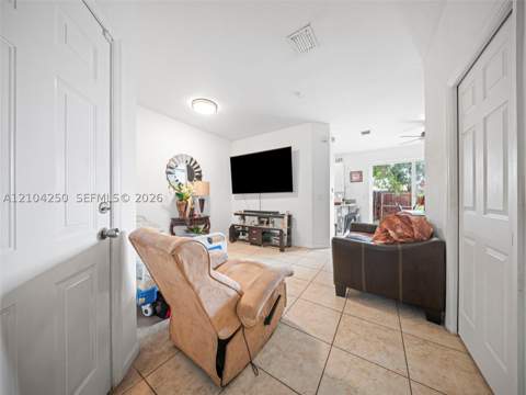 2104 NE 3rd Ct, Homestead FL - photo 11 of 33