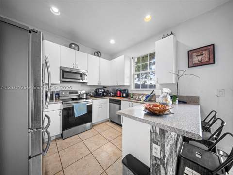 2104 NE 3rd Ct, Homestead FL - photo 14 of 33