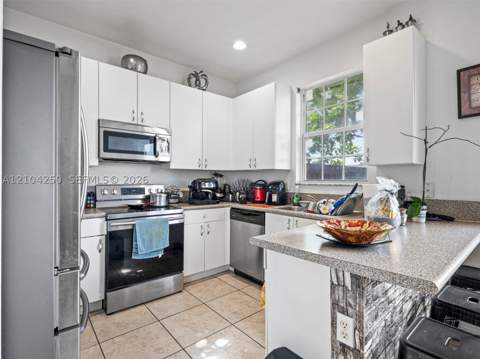 2104 NE 3rd Ct, Homestead FL - photo 16 of 33