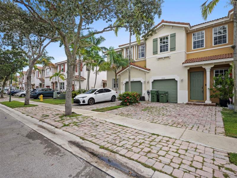 3 bedroom Townhouse at 2104 NE 3rd Ct, Portofino Villas West, Homestead — photo 2