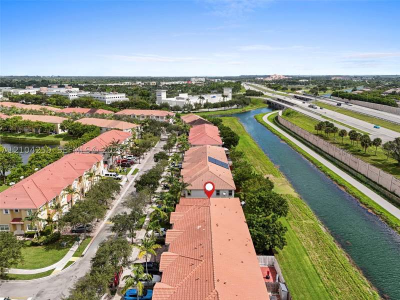 3 bedroom Townhouse at 2104 NE 3rd Ct, Portofino Villas West, Homestead — photo 3