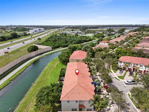 2104 NE 3rd Ct, Homestead FL - photo 6 of 33