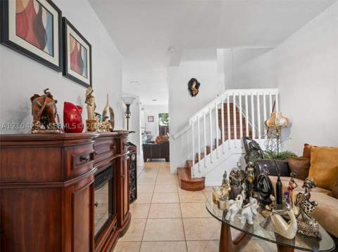 2104 NE 3rd Ct, Homestead FL - photo 7 of 33