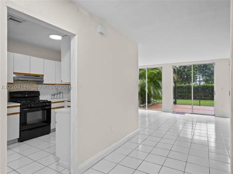 4521 NW 102nd Ct, Doral FL - photo 10 of 39