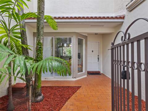 4521 NW 102nd Ct, Doral FL - photo 8 of 39
