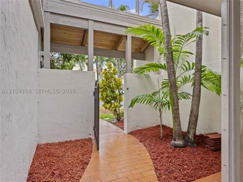 4521 NW 102nd Ct, Doral FL - photo 9 of 39
