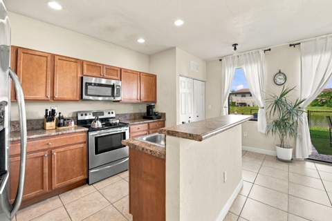 4244 SW 164th Court, Miami FL - photo 7 of 32