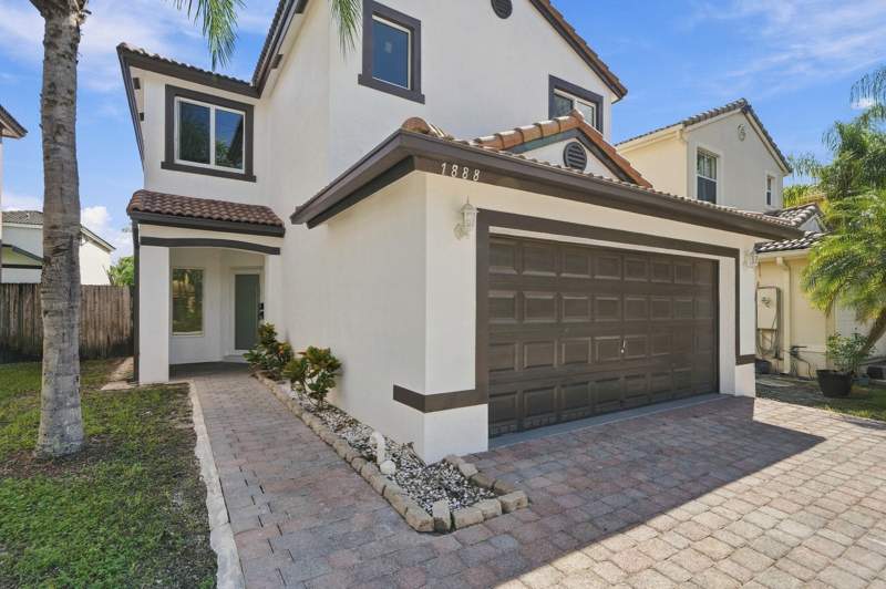 4 bedroom SingleFamilyResidence at 1888 SE 14th Street, Shores At Keys Gate, Homestead — photo 4