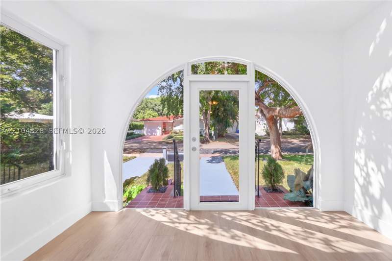 2 bedroom SingleFamilyResidence at 230 Aledo Ave., Coconut Gr Sec 1 C Gab, Coral Gables — photo 3