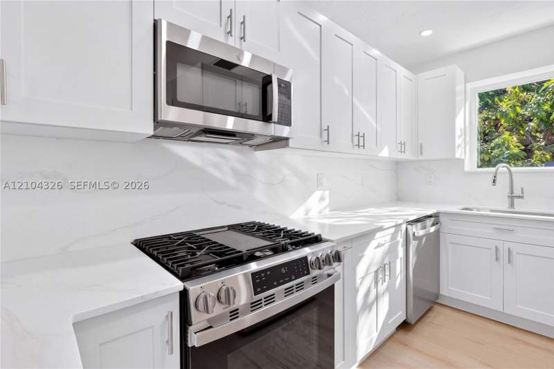 2 bedroom SingleFamilyResidence at 230 Aledo Ave., Coconut Gr Sec 1 C Gab, Coral Gables — photo 5