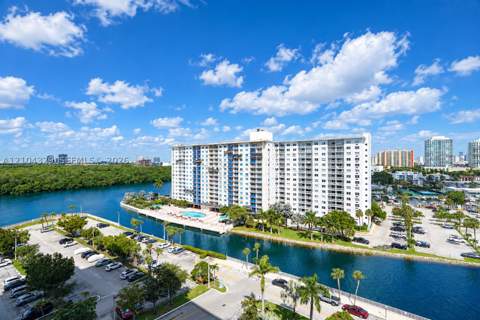 500 Bayview Dr 1123, Sunny Isles Beach FL - photo 10 of 36