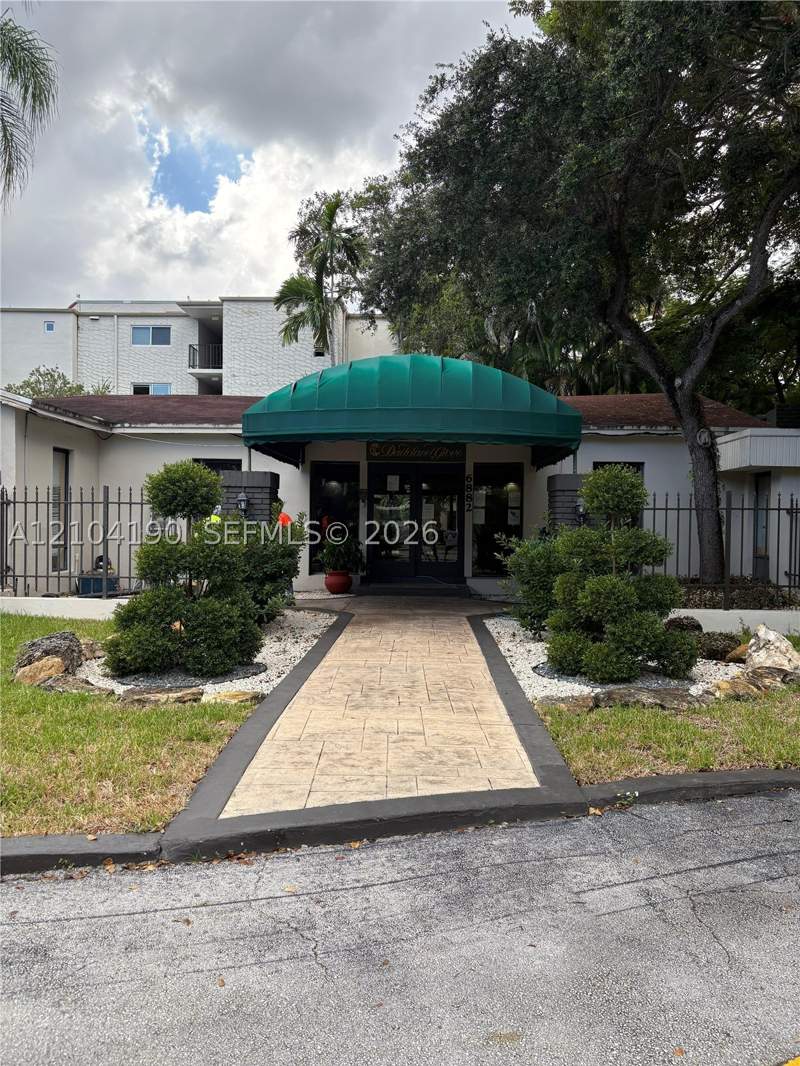 1 bedroom Condominium at 6900 N Kendall Dr A102, Dadeland Grove Condo, Pinecrest — photo 2