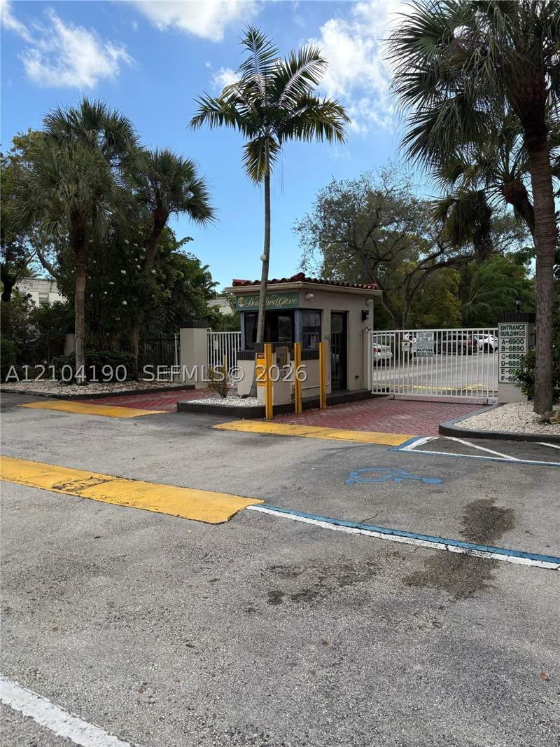 1 bedroom Condominium at 6900 N Kendall Dr A102, Dadeland Grove Condo, Pinecrest — photo 3