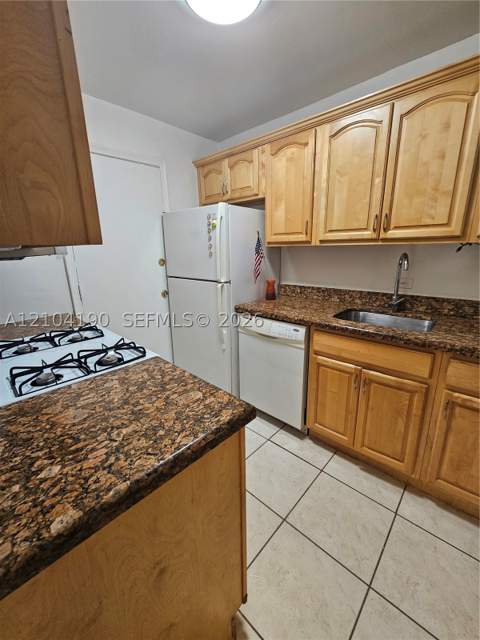 6900 N Kendall Dr A102, Pinecrest FL - photo 7 of 11