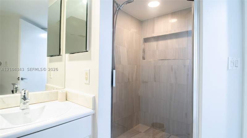 2 bedroom Condominium at 16425 Collins Ave 1215, Oceania I Condo, Sunny Isles Beach — photo 4