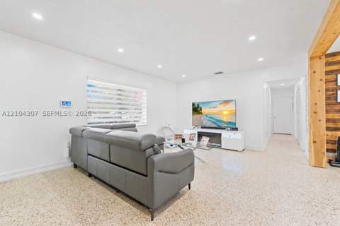 9980 Marlin Rd, Cutler Bay FL - photo 7 of 31