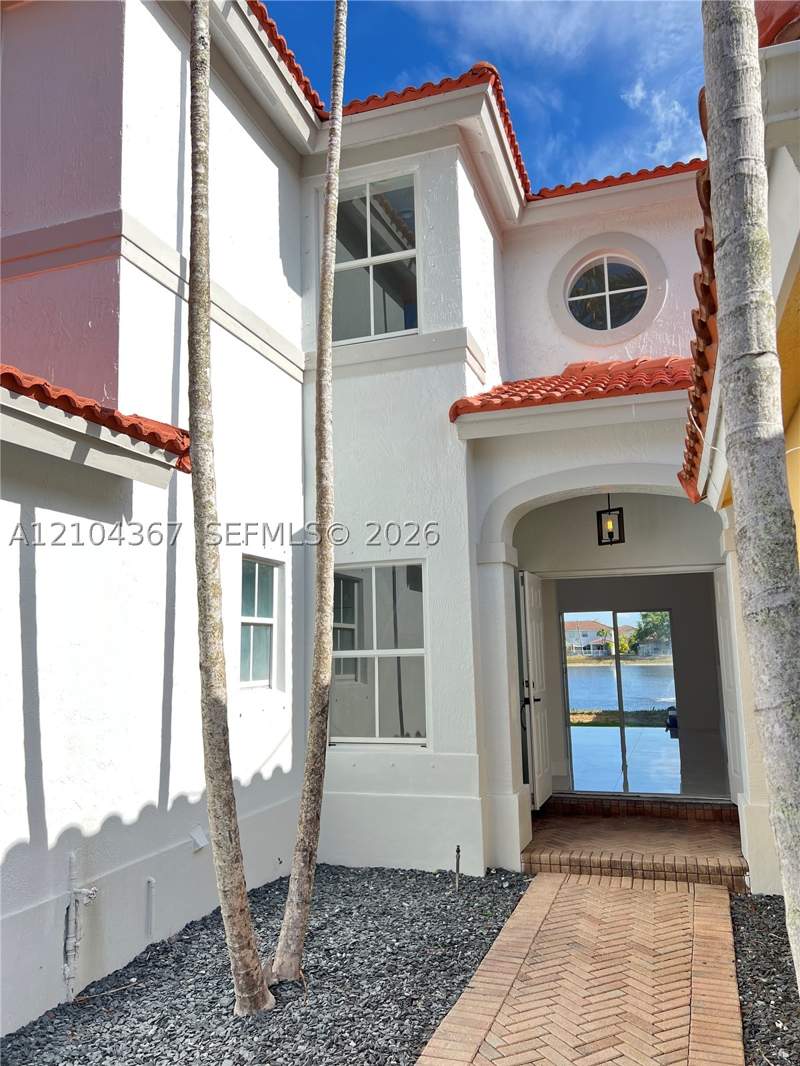4 bedroom Townhouse at 16247 SW 46th Ter, Park Lakes Sec 2, Miami — photo 3