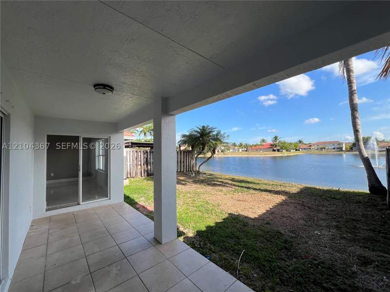 4 bedroom Townhouse at 16247 SW 46th Ter, Park Lakes Sec 2, Miami — photo 4
