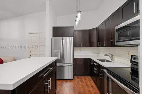 4944 NW 102nd Ave 204-3, Doral FL - photo 10 of 43