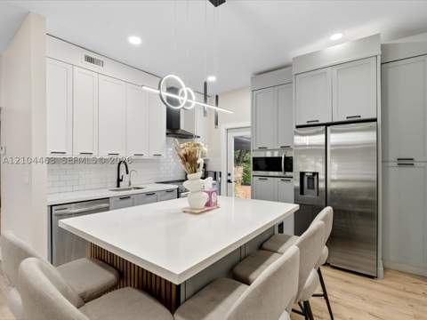 13900 NE 16th Ct, North Miami FL - photo 12 of 39