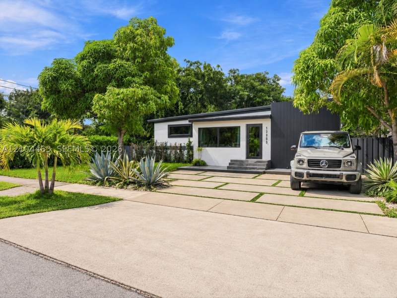 4 bedroom SingleFamilyResidence at 13900 NE 16th Ct, Archwood-Amd Plat, North Miami — photo 2