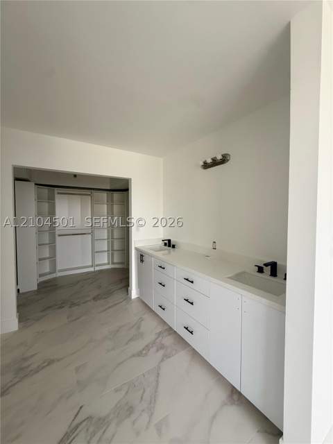 19101 NE 36th Ct 1005, Aventura FL - photo 10 of 47