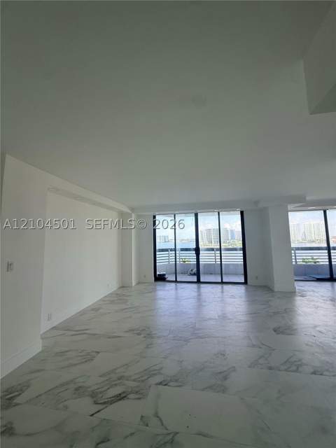 19101 NE 36th Ct 1005, Aventura FL - photo 16 of 47