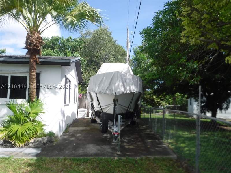4 bedroom SingleFamilyResidence at 10451 SW 202nd Ter, Benson Manor, Cutler Bay — photo 5