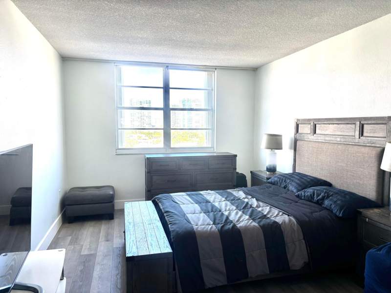 1 bedroom Condominium at 500 Bayview Drive 925, Arlen House West Condo, Sunny Isles Beach — photo 2