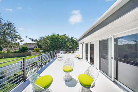20304 SW 85th Ave, Cutler Bay FL - photo 6 of 56