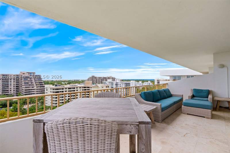 2 bedroom Condominium at 155 Ocean Lane Dr 1215, Commodore Club West Condo, Key Biscayne — photo 2