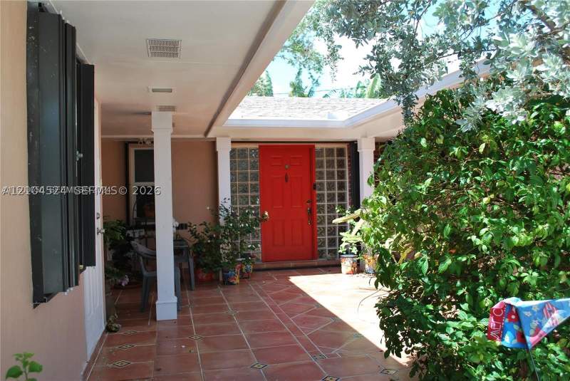 5 bedroom SingleFamilyResidence at 9990 Marlin Rd, Bel Aire Sec 4, Cutler Bay — photo 3