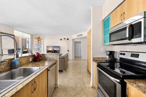 17555 NW Atlantic Blvd 708, Sunny Isles Beach FL - photo 11 of 64