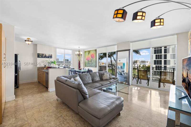 3 bedroom Condominium at 17555 NW Atlantic Blvd 708, King David Of Sunny Isles, Sunny Isles Beach — photo 2
