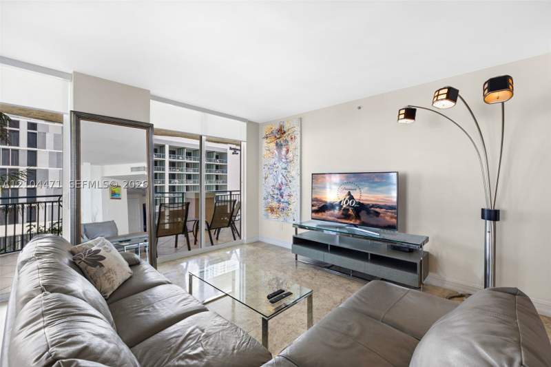 3 bedroom Condominium at 17555 NW Atlantic Blvd 708, King David Of Sunny Isles, Sunny Isles Beach — photo 4