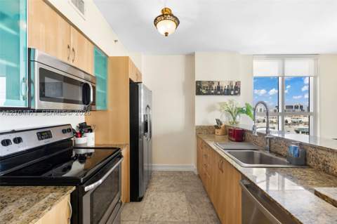 17555 NW Atlantic Blvd 708, Sunny Isles Beach FL - photo 8 of 64