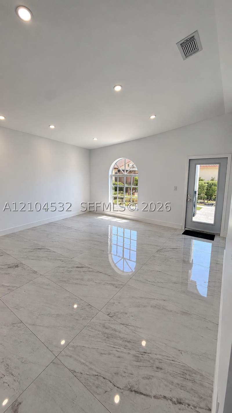 3 bedroom SingleFamilyResidence at 7001 W 35th Ave, Los Palacios II Condo, Hialeah — photo 3