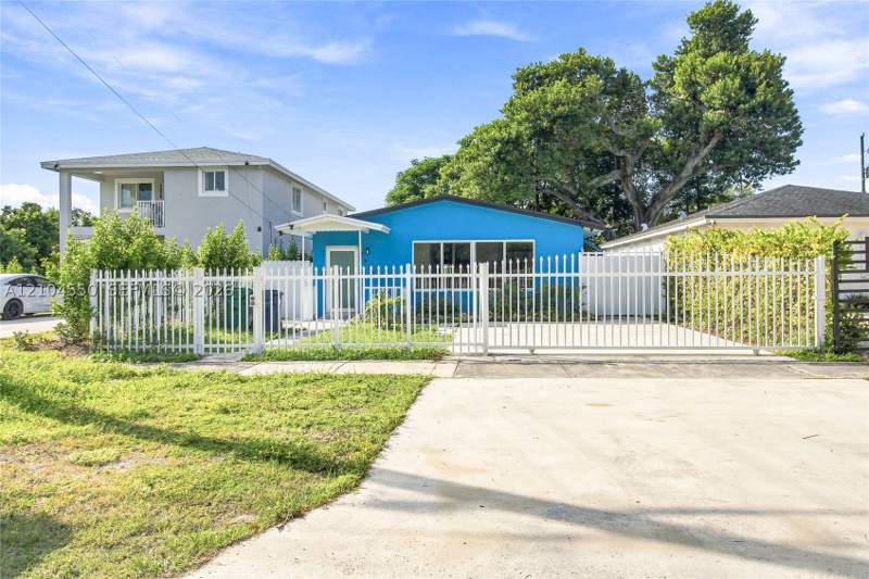 5 bedroom SingleFamilyResidence at 2932 NW 58th St, Hialeah Heights, Miami — photo 2